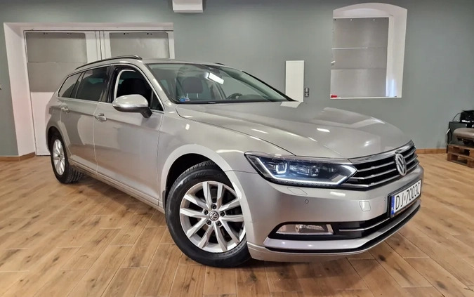 Volkswagen Passat cena 49999 przebieg: 254994, rok produkcji 2016 z Góra małe 326